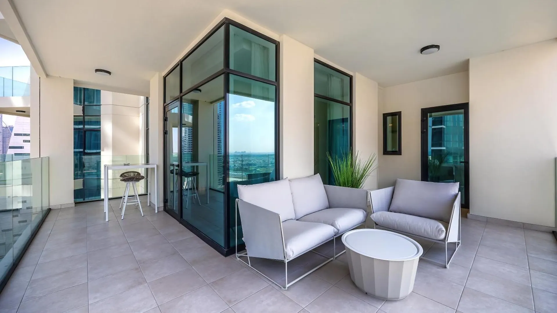 Luxury 3Bd Study In Missoni With Private Elevator Apartment Dubai 0*,